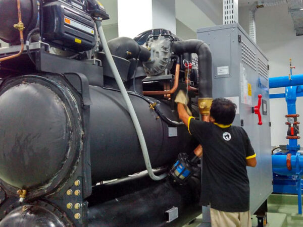 Maintenance Chiller Climaveneta